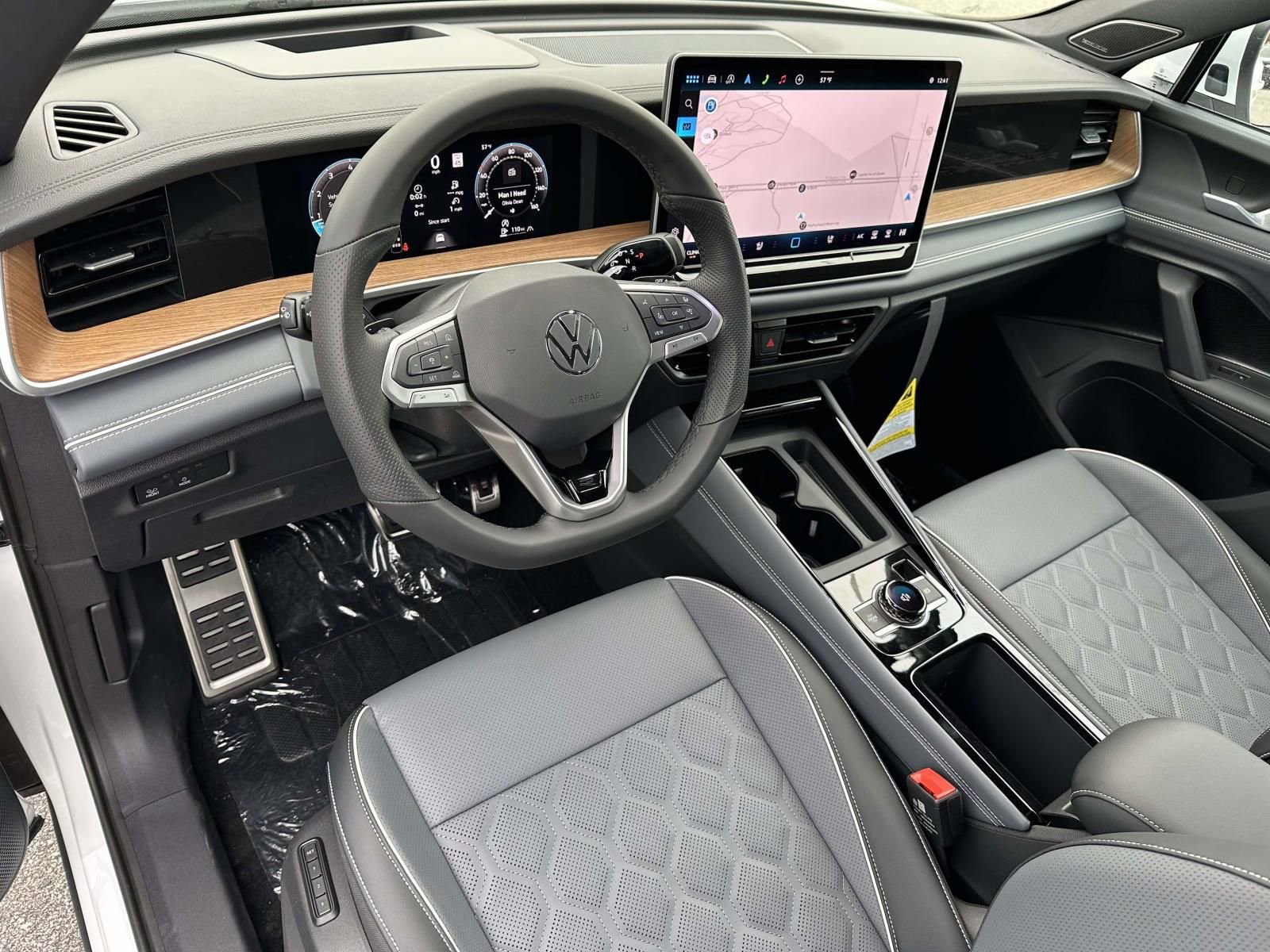 New 2026 Volkswagen Tiguan SEL R-Line image 10