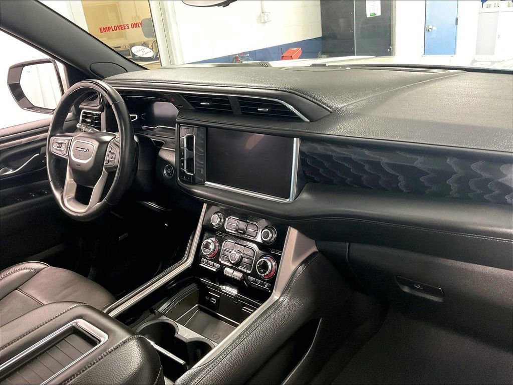 Used 2024 GMC Yukon Denali w/ Denali Reserve Package AWD/4WD image 14