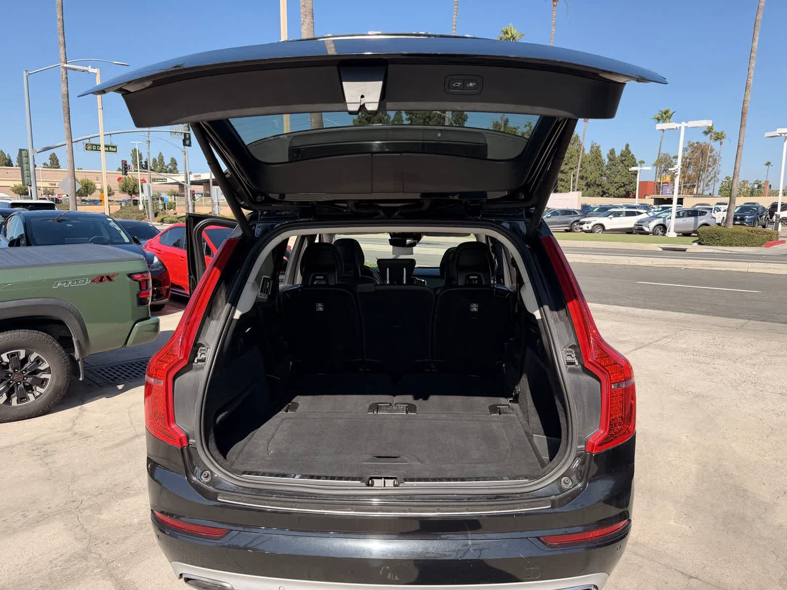 Used 2018 Volvo XC90 T6 Momentum w/ Convenience Package AWD/4WD image 20