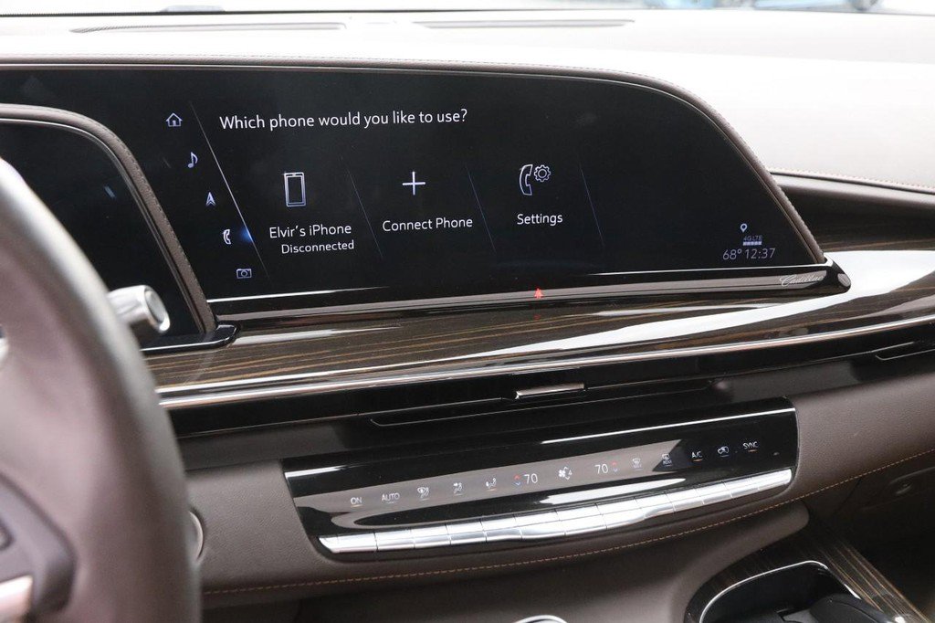 Used 2023 Cadillac Escalade Sport w/ Touring Package image 19