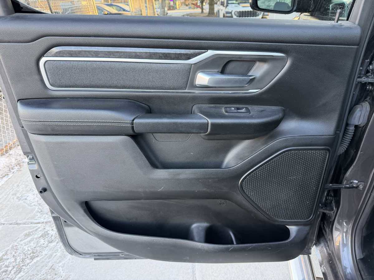 Used 2019 RAM 1500 Big Horn AWD/4WD image 10