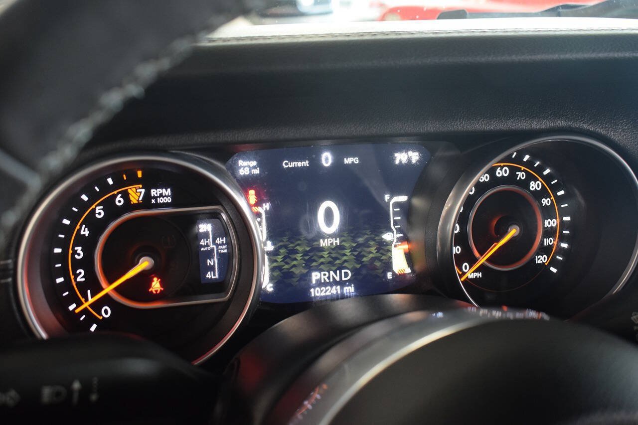 Used 2018 Jeep Wrangler Unlimited Sahara AWD/4WD image 24