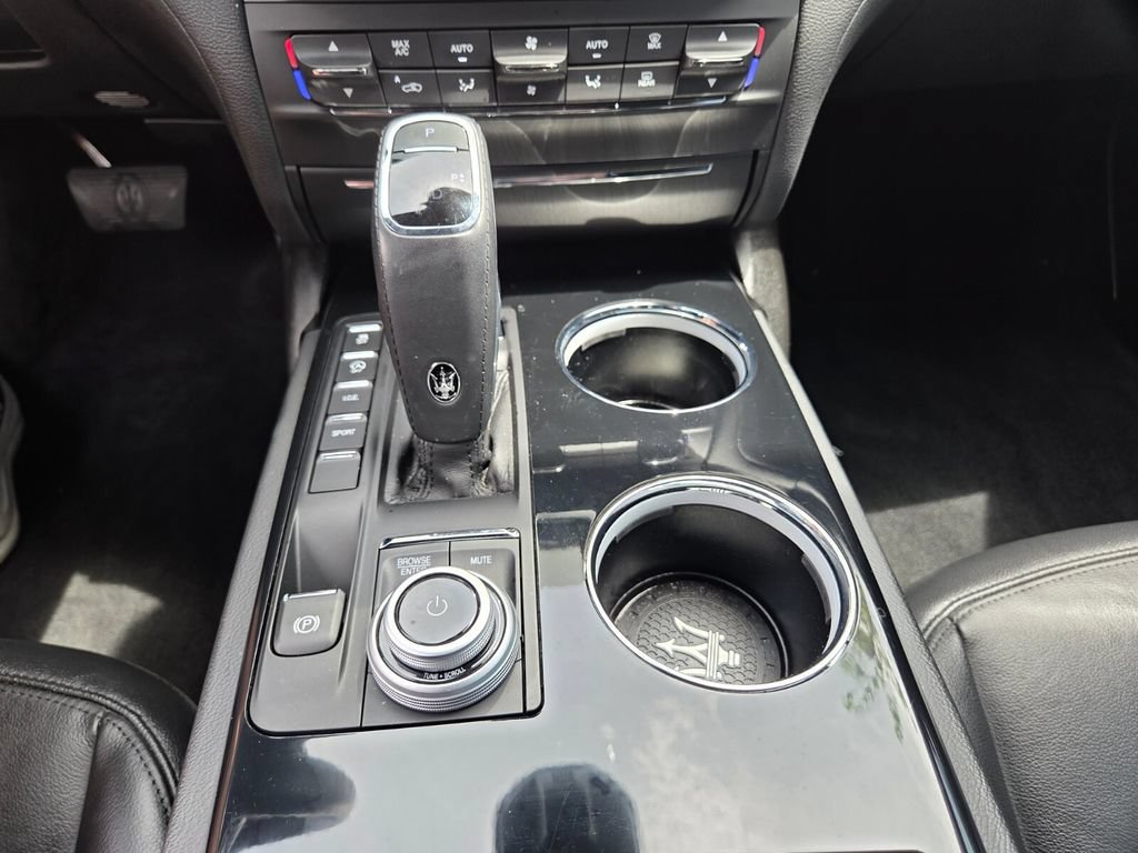 Used 2023 Maserati Ghibli Modena RWD image 37