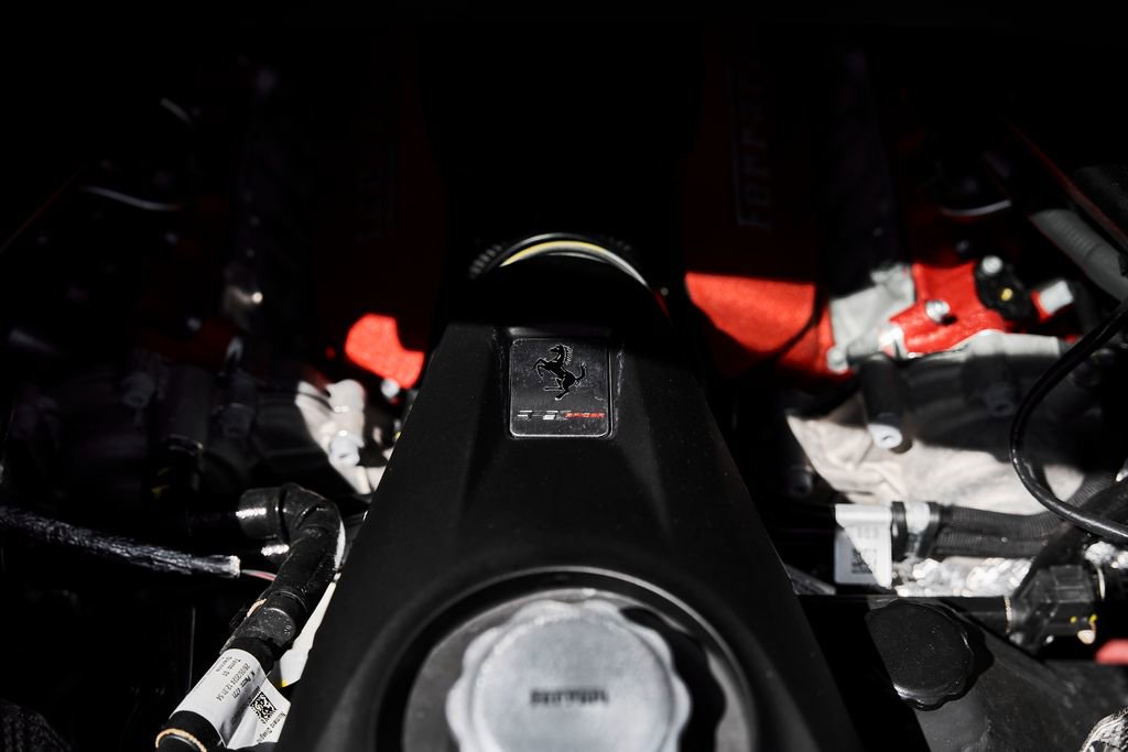 Used 2025 Ferrari SF90 Spider image 30