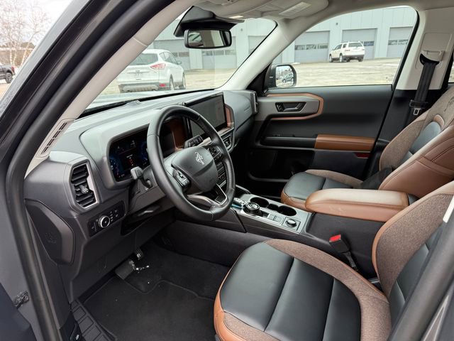 Used 2025 Ford Bronco Sport Outer Banks w/ Outer Banks Tech Package+ AWD/4WD image 3