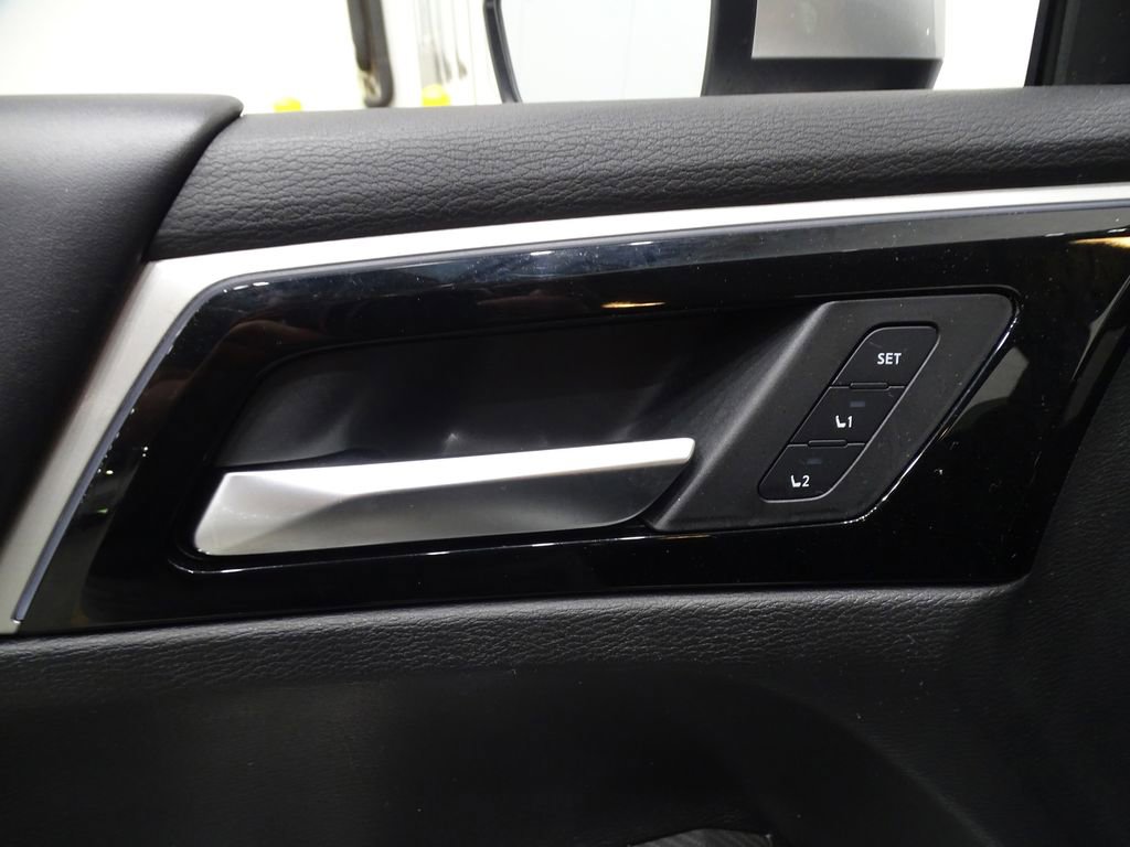 Used 2023 Mitsubishi Outlander SEL image 18