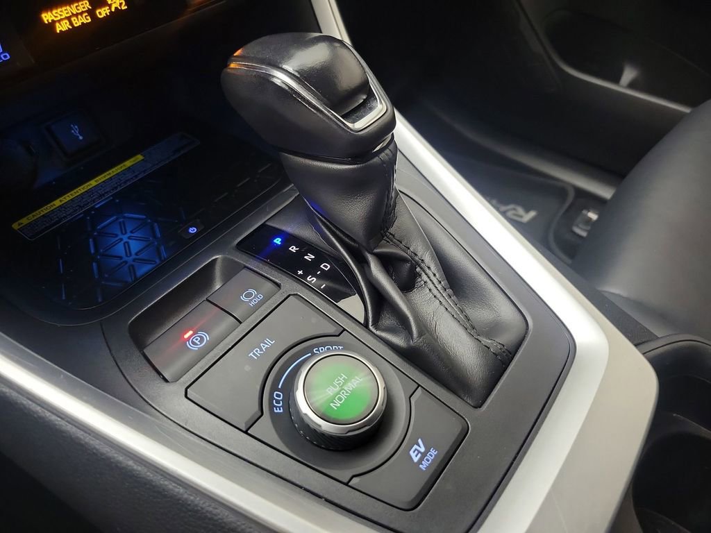 Used 2020 Toyota RAV4 XSE image 28