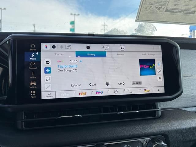 New 2025 Jeep Gladiator Sport image 17