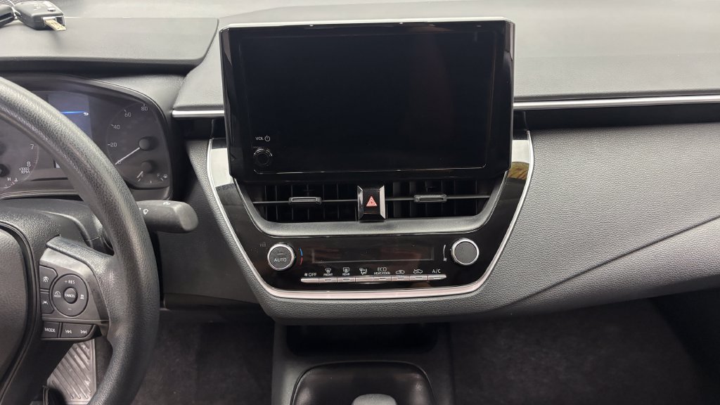 Used 2024 Toyota Corolla LE FWD image 18