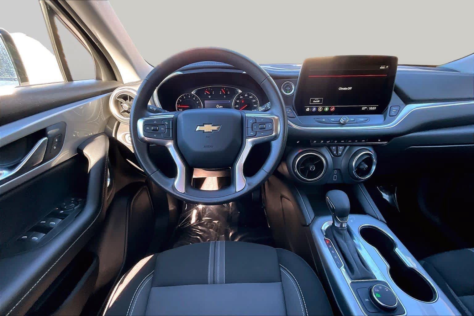 Used 2025 Chevrolet Blazer LT AWD/4WD image 5