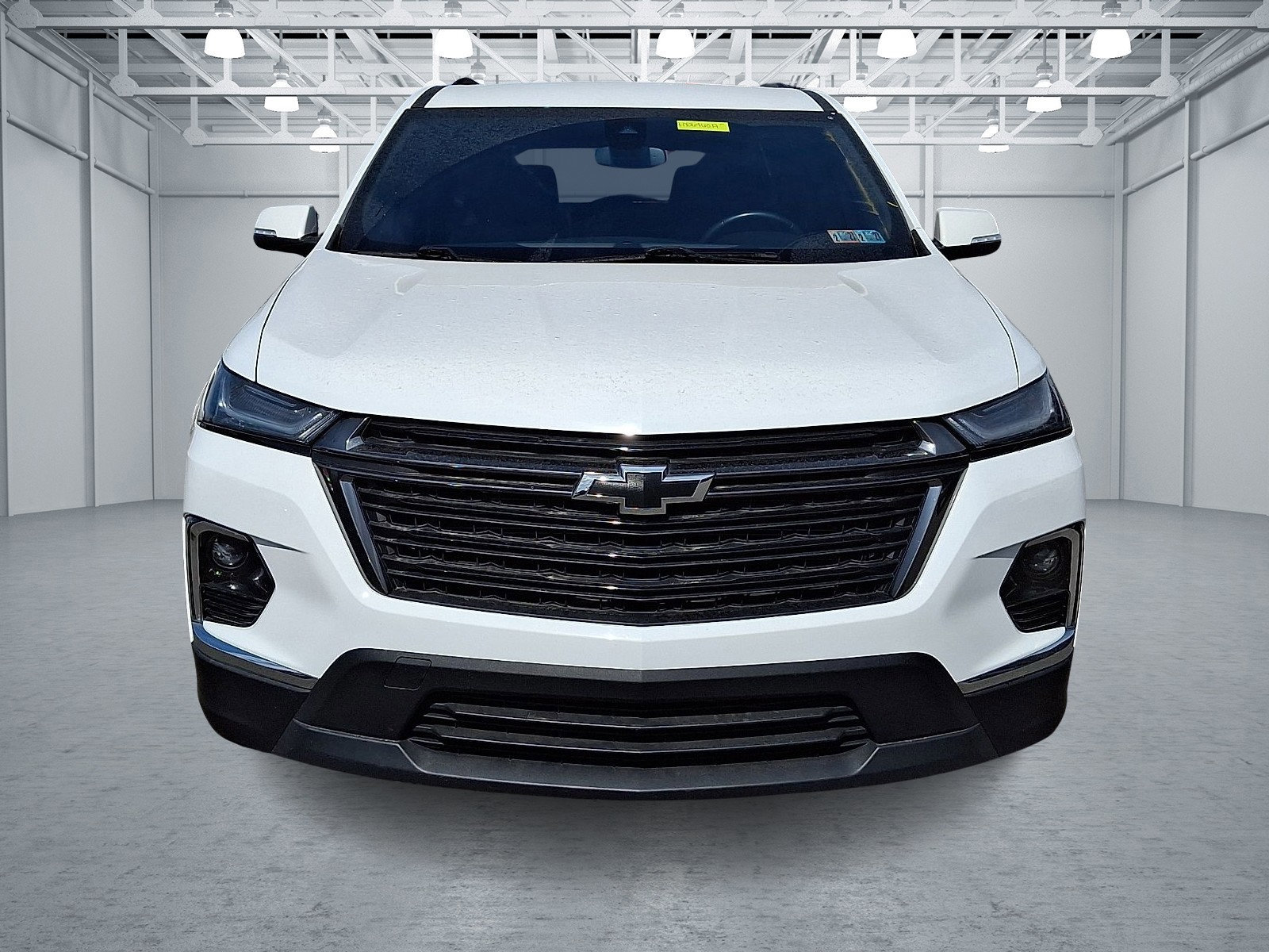 Used 2023 Chevrolet Traverse LT w/ Midnight/Sport Edition image 2