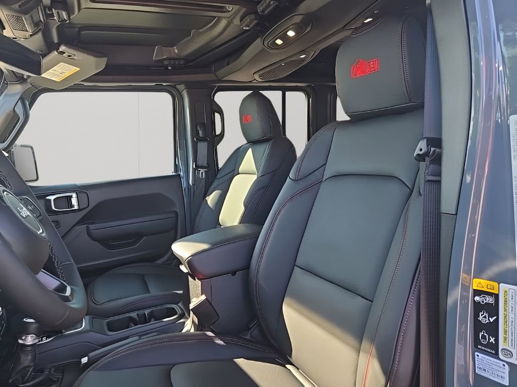 New 2025 Jeep Wrangler Unlimited Rubicon w/ Safety Group AWD/4WD image 42