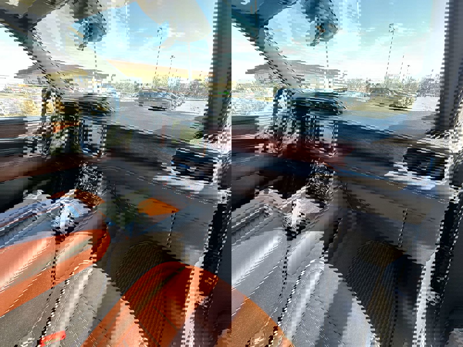 Used 2024 GMC Yukon Denali Ultimate image 30