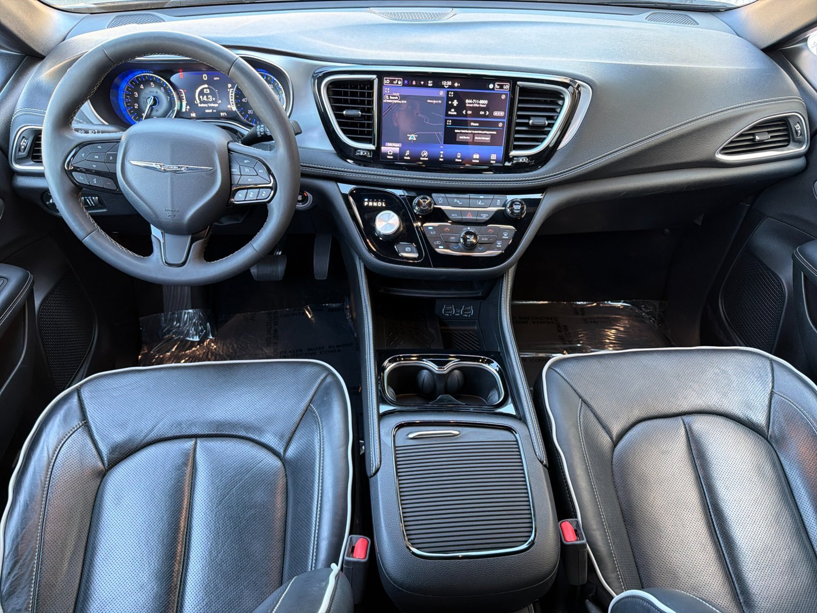 Used 2025 Chrysler Pacifica Limited FWD image 12