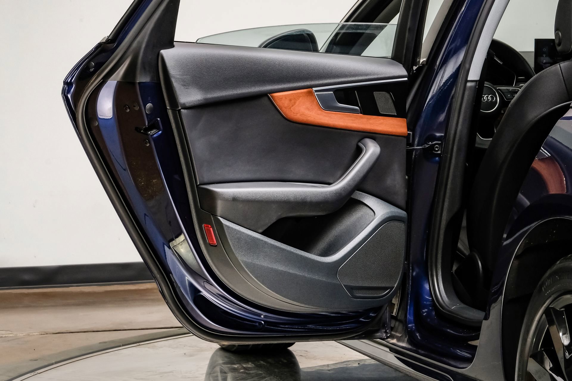 Used 2022 Audi A4 2.0T Premium image 48