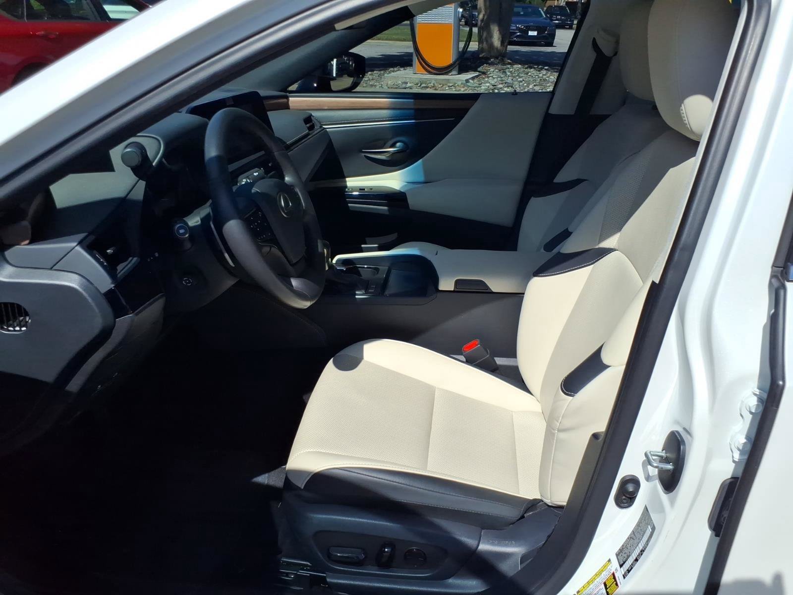Used 2023 Lexus ES 350 w/ Premium Package FWD image 12