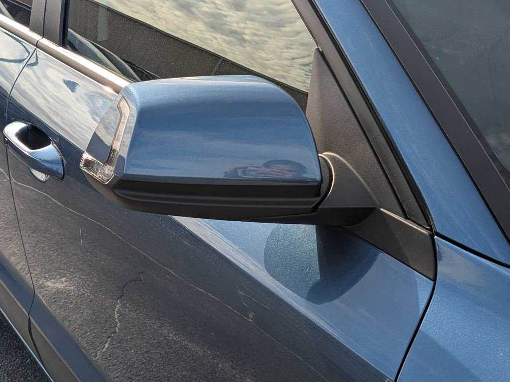 Used 2023 Kia Niro EX w/ EX Cold Weather Package image 11