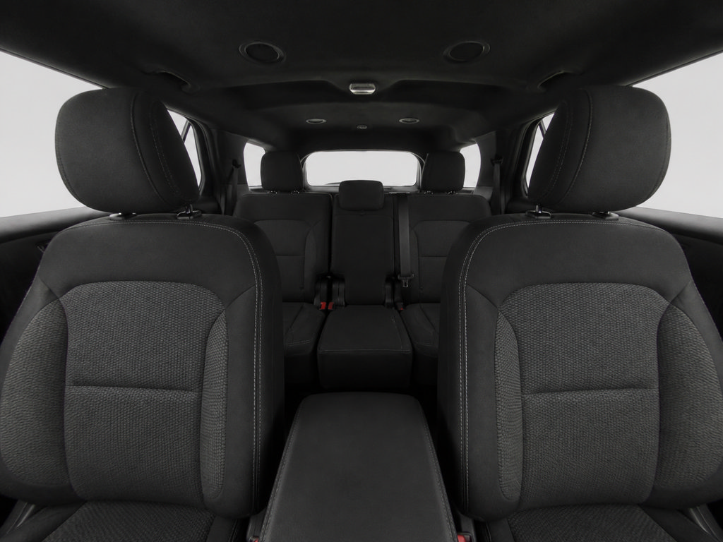 Used 2018 Ford Explorer XLT w/ Equipment Group 201A FWD image 17