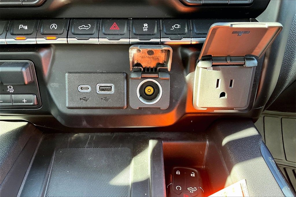 Used 2019 GMC Sierra 1500 SLT w/ SLT Premium Plus Package image 33