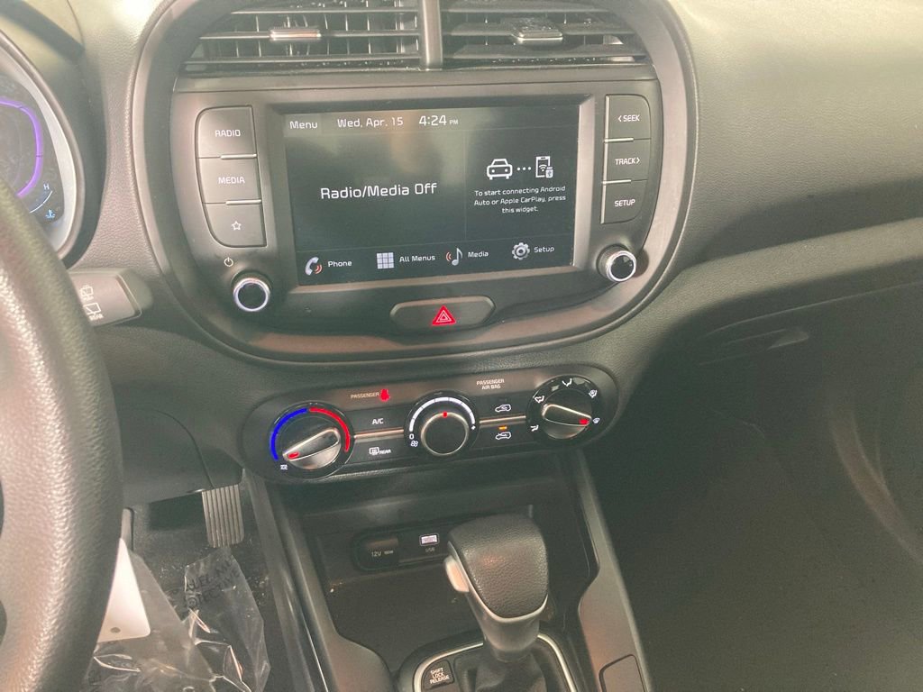 Certified 2025 Kia Soul LX w/ LX Technology Package FWD image 2