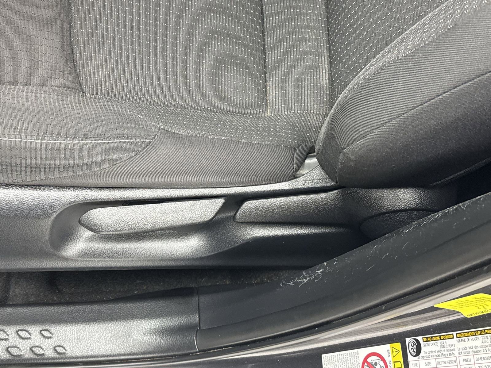 Used 2018 Toyota C-HR XLE image 16