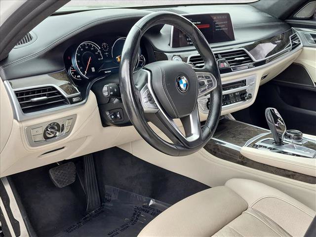 Used 2018 BMW 750i xDrive AWD/4WD image 10