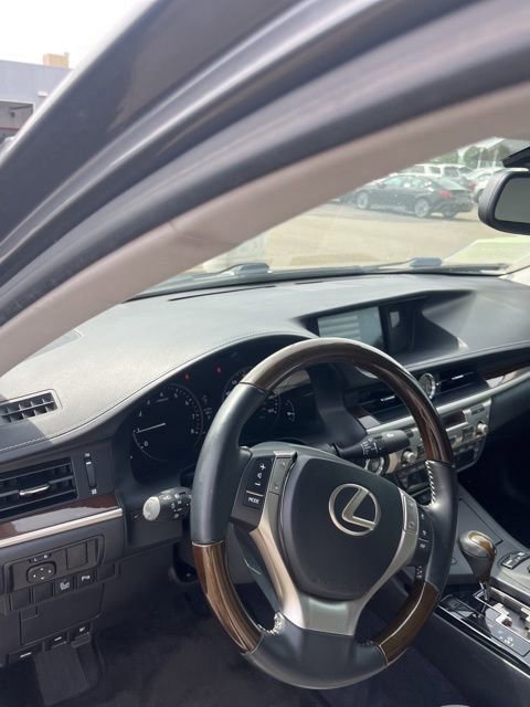 Used 2014 Lexus ES 350 w/ Luxury Package image 11