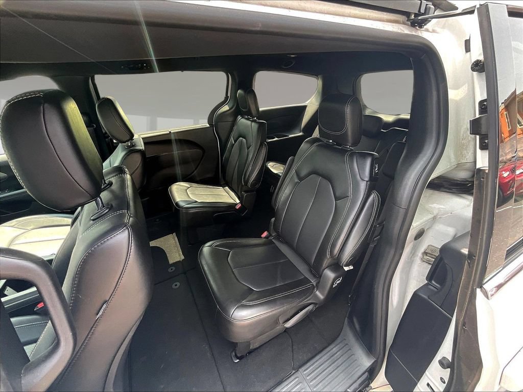 Used 2025 Chrysler Pacifica Select FWD image 22