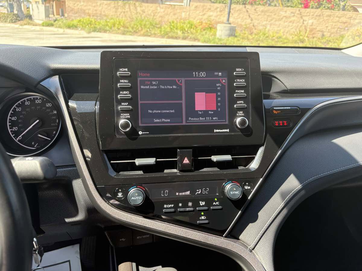 Used 2024 Toyota Camry SE image 28