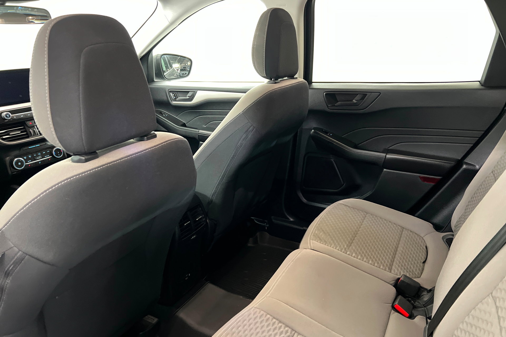 Used 2022 Ford Escape SE w/ Cold Weather Package image 20