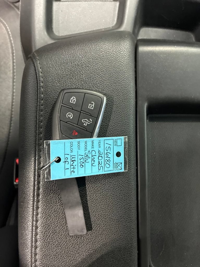 Used 2025 Chevrolet Silverado 1500 LT AWD/4WD image 17