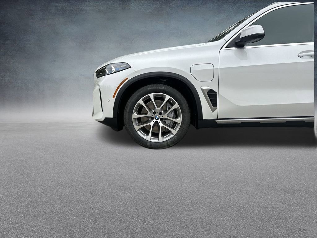 New 2026 BMW X5 xDrive50e w/ Climate Comfort Package image 10