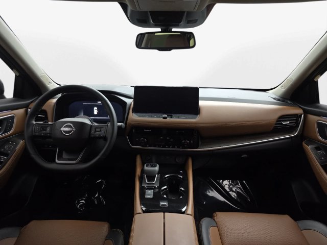 Used 2025 Nissan Rogue Platinum w/ Tech Package FWD image 13