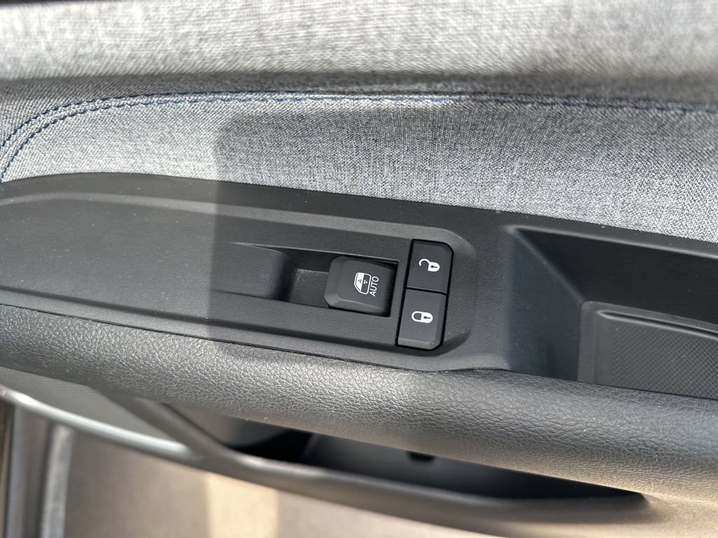 Used 2022 Jeep Compass Latitude AWD/4WD image 32