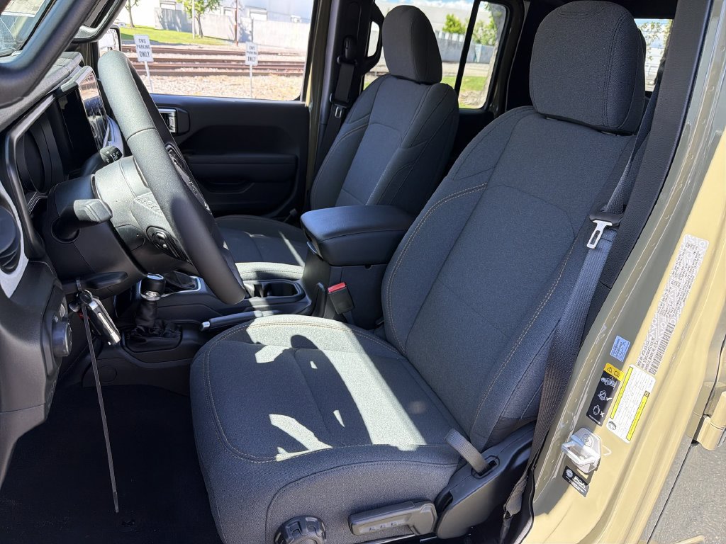 New 2026 Jeep Gladiator Sport AWD/4WD image 15