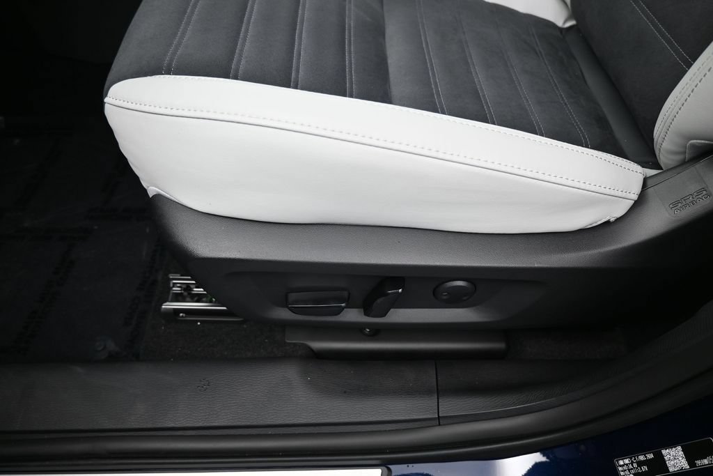 New 2026 Mitsubishi Outlander SE FWD image 17