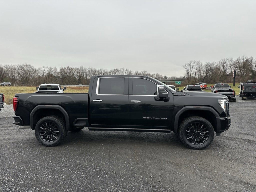 Used 2024 GMC Sierra 3500 Denali Ultimate image 6