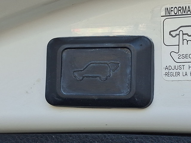 Used 2018 Toyota RAV4 XLE AWD/4WD image 29