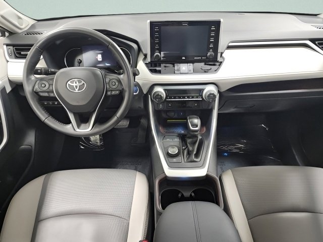 Used 2020 Toyota RAV4 Limited image 2