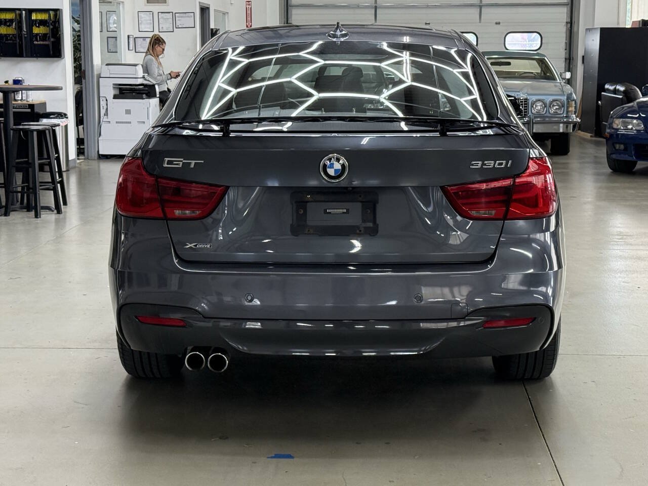 Used 2019 BMW 330i Gran Turismo xDrive w/ M Sport Package AWD/4WD image 7