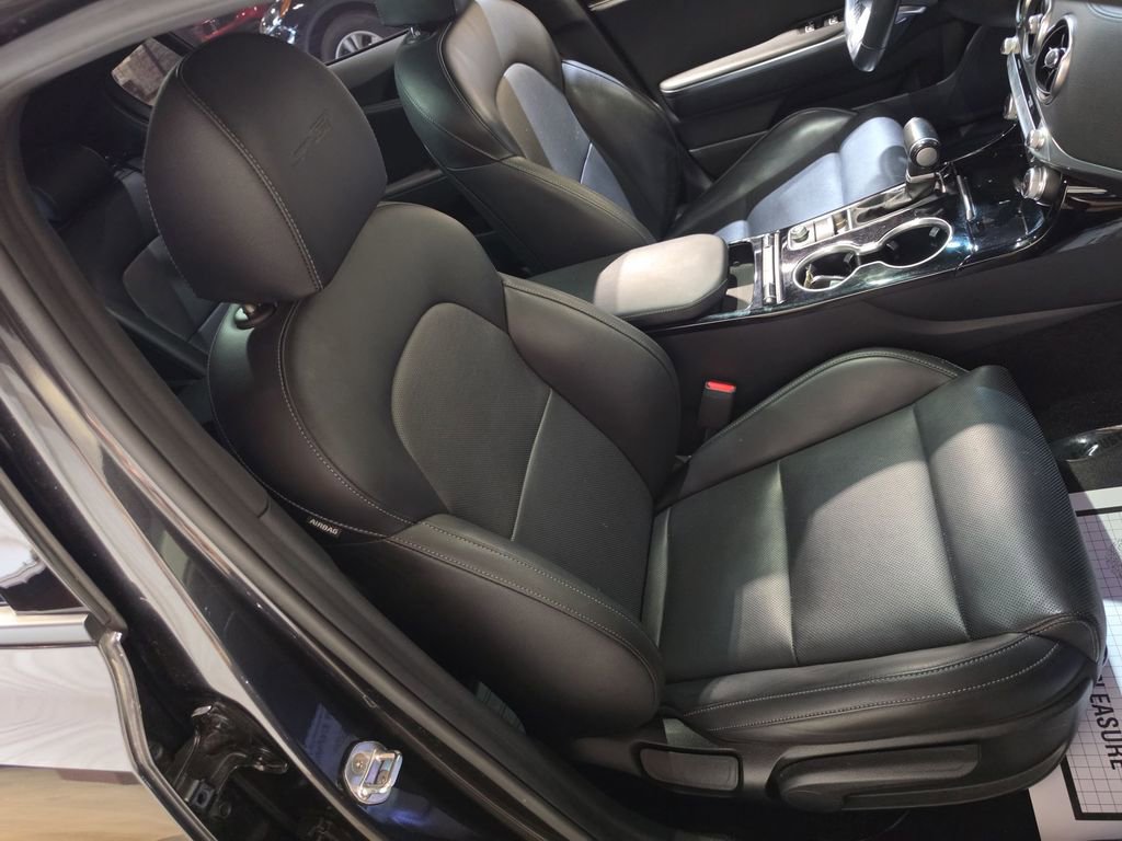 Used 2022 Kia Stinger GT-Line AWD/4WD image 25