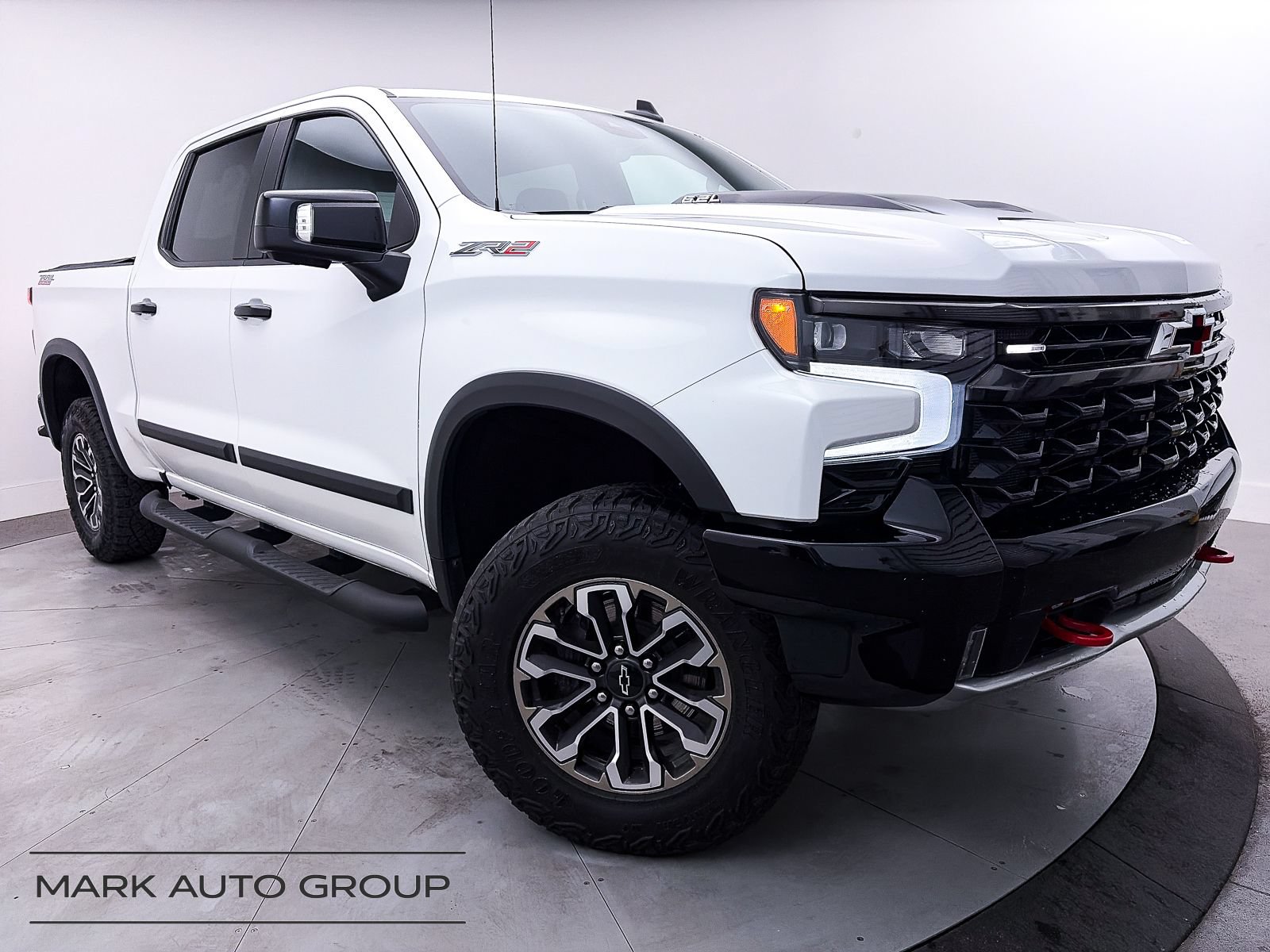 Used 2023 Chevrolet Silverado 1500 ZR2 w/ Technology Package AWD/4WD image 1