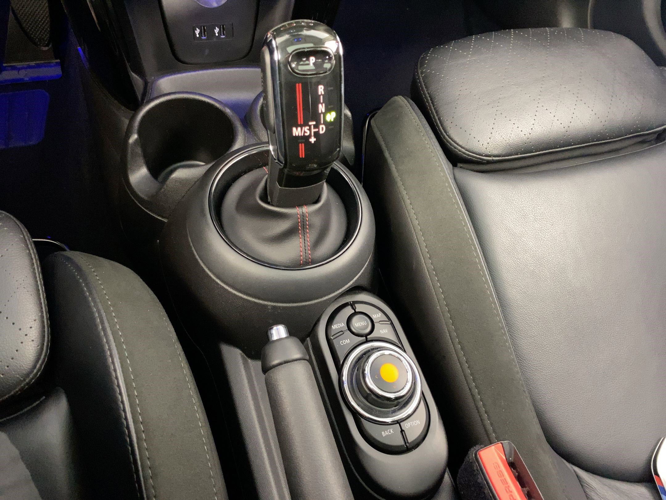 Used 2020 MINI Cooper S w/ Signature Upholstery Package image 15