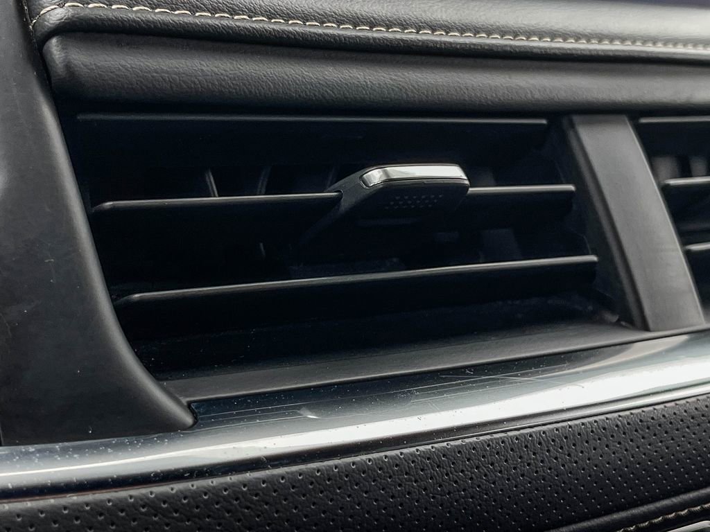 Used 2023 Chevrolet Suburban Premier image 26