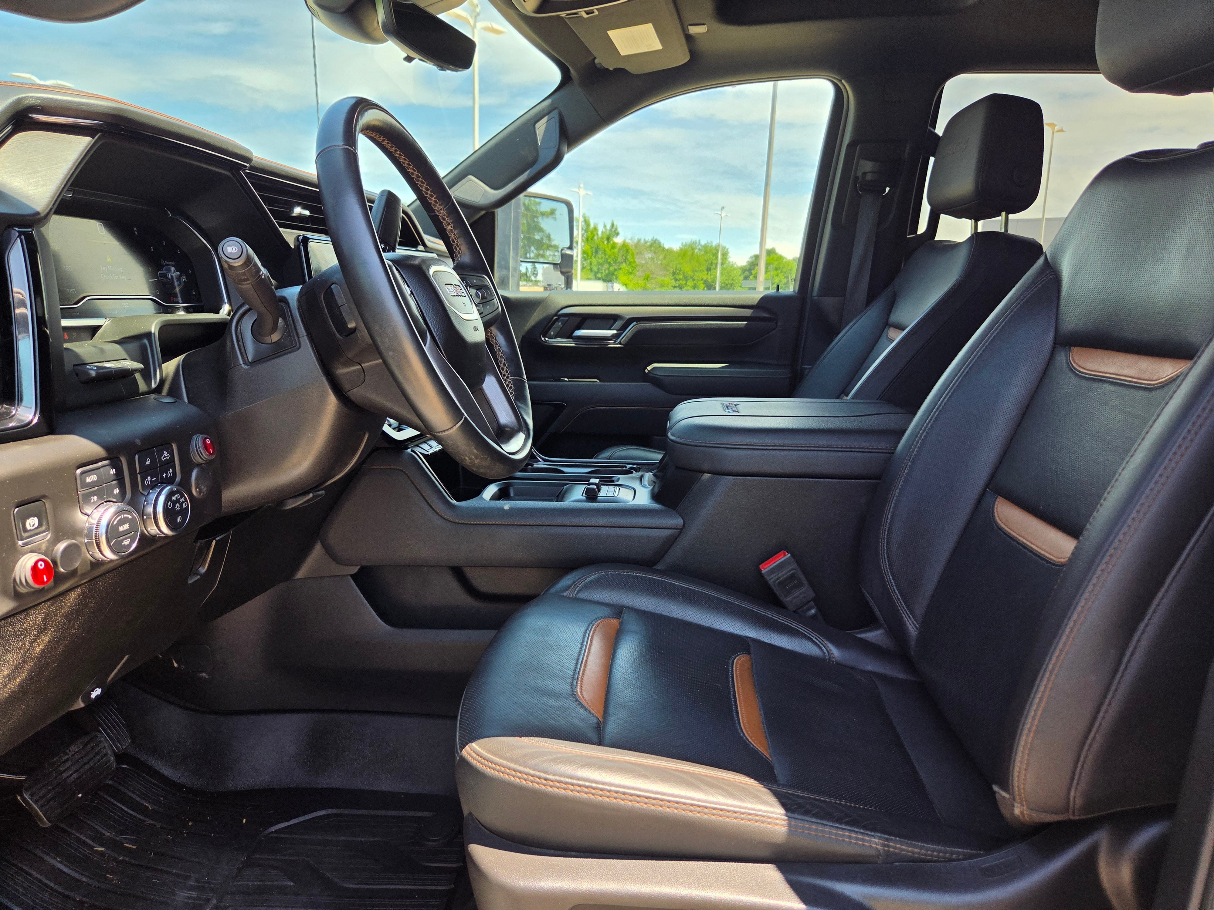 Used 2025 GMC Sierra 2500 AT4 w/ AT4 Premium Plus Package AWD/4WD image 30