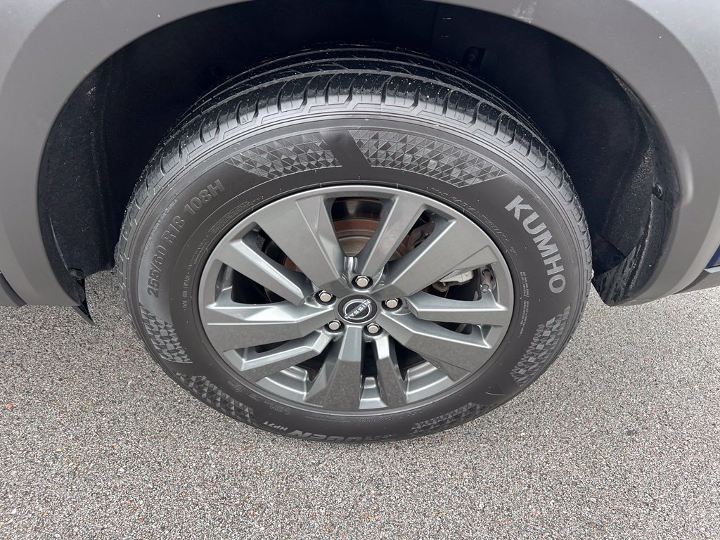 Used 2024 Nissan Pathfinder SV AWD/4WD image 13