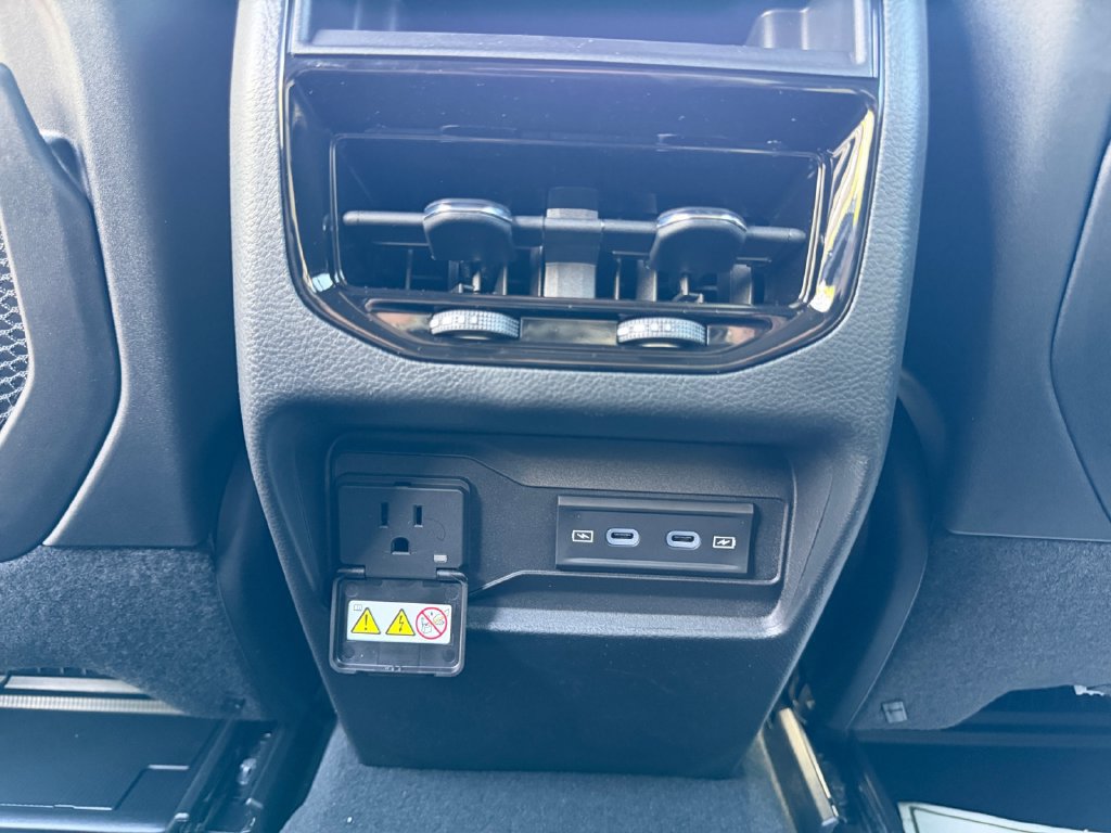New 2026 Jeep Grand Cherokee Altitude AWD/4WD image 18