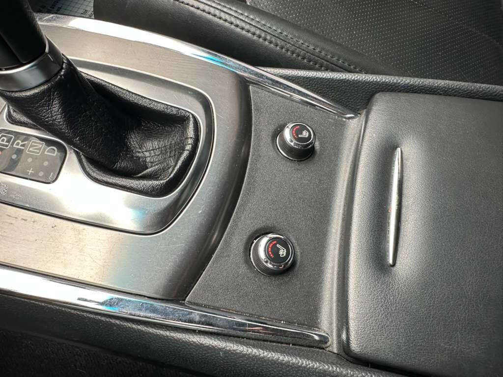 Used 2015 INFINITI Q40 w/ Moonroof Package RWD image 19