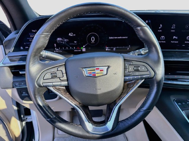 Used 2023 Cadillac Escalade ESV Premium Luxury AWD/4WD image 12
