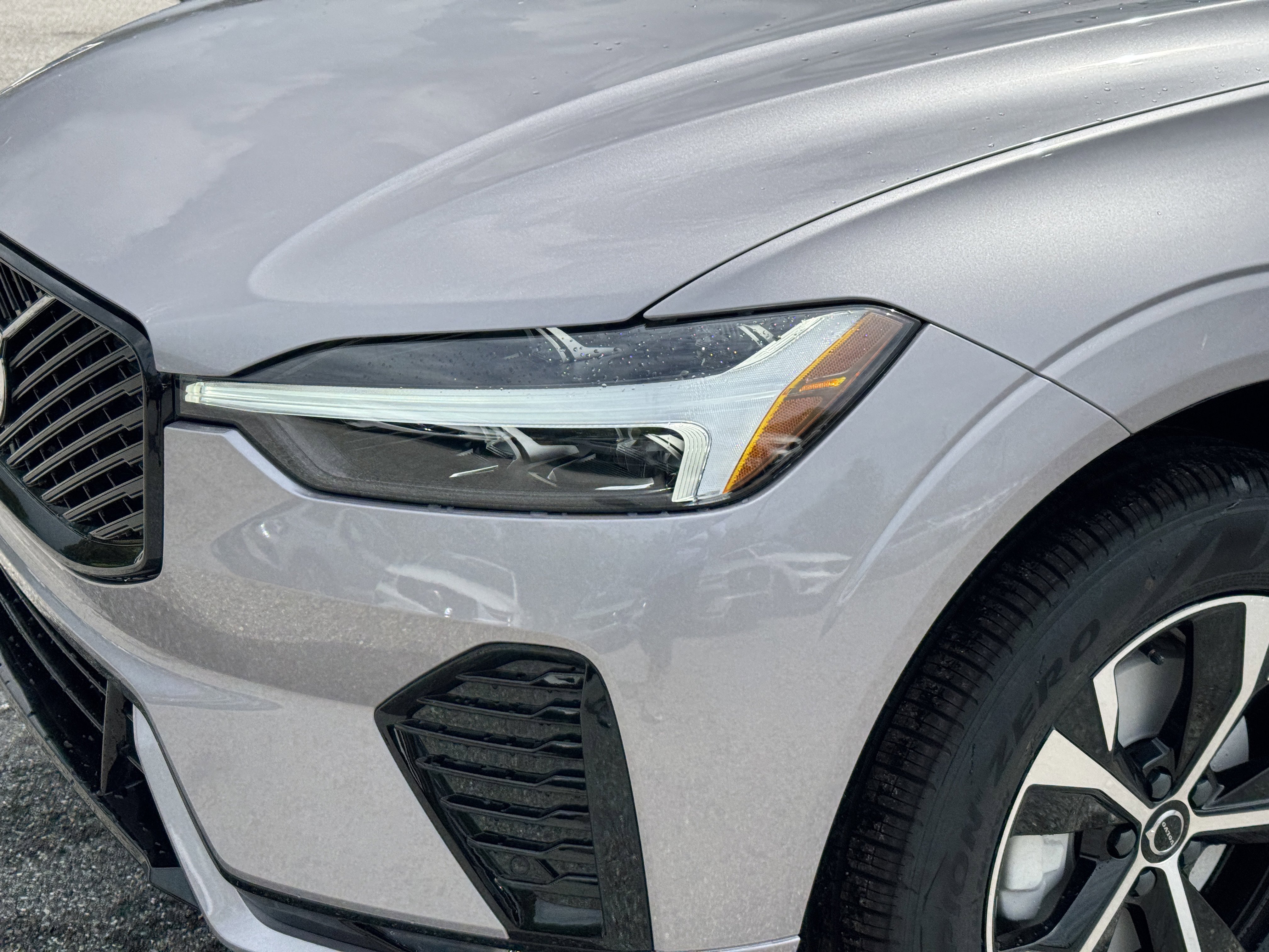 New 2026 Volvo XC60 B5 Core w/ Protection Package image 8